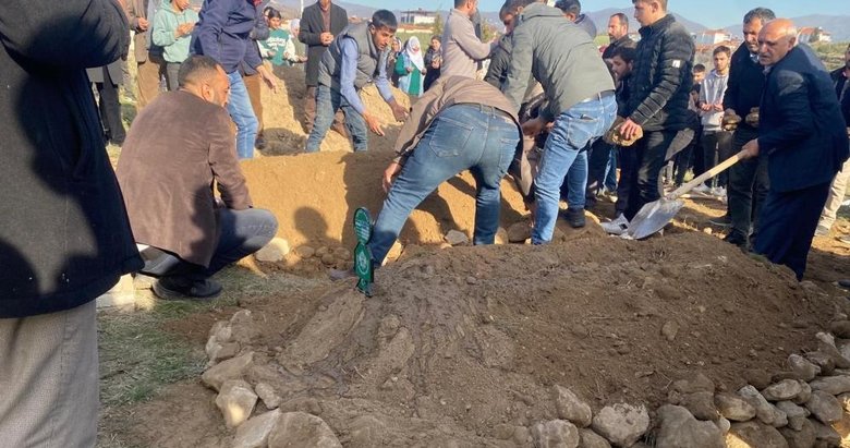 Boğulan kuzenler yan yana toprağa verildi