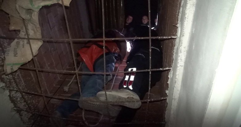 Manisa’da hırsız polis kovalamacasında polis memuru çatıdan düştü!