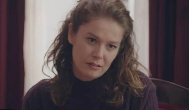 Burcu Biricik Eski Haliyle Saskina Cevirdi