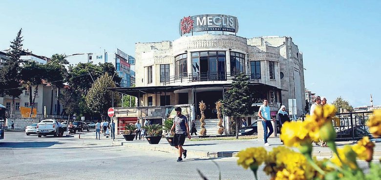 Yıllara meydan okuyan tarihi hazineler de dayanamadı