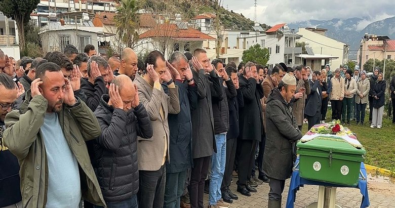 Muğla’da en acı veda: Kalp krizinden ölen ortaokul öğrencisi, son yolculuğuna uğurlandı
