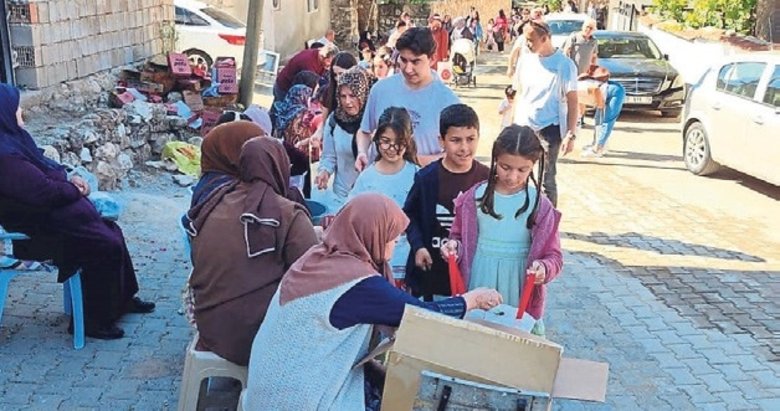 Denizli’de ‘Çörek Derme’ geleneği bayram coşkusunu birleştirdi