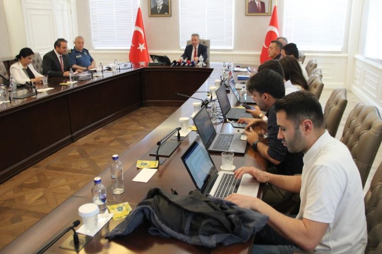 Vali Elban açıkladı: İzmir’de 75 suç örgütü çökertildi