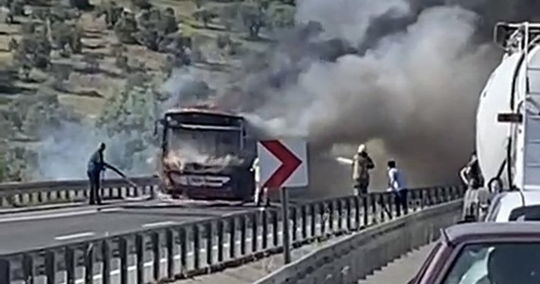 İzmir’de belediye otobüsü alev alev yandı: Yolcular ucuz kurtuldu