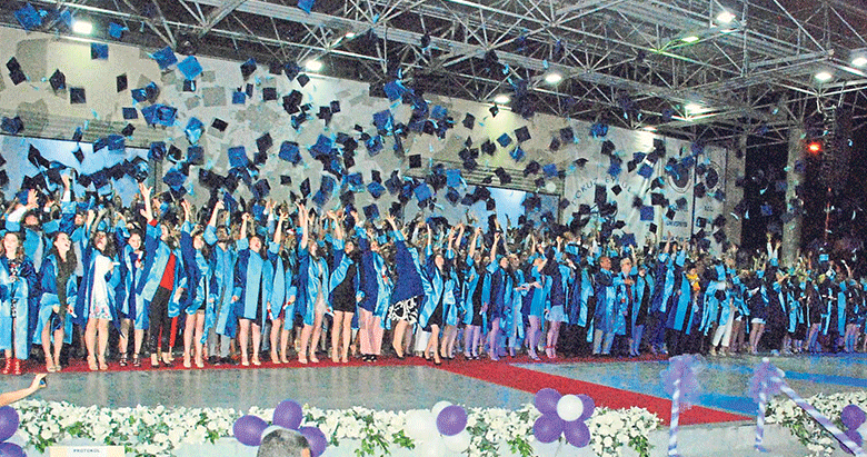 Geleceğe kep fırlattılar