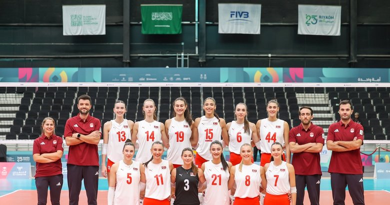 Filenin Sultanları Azerbaycan önünde