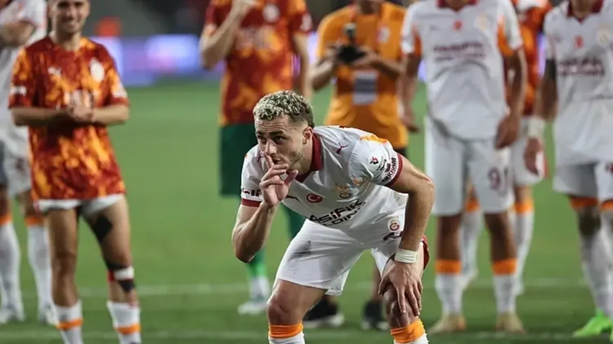 Tarzı olay oldu! Galatasaraylılar sosyal medyada ikiye bölündü