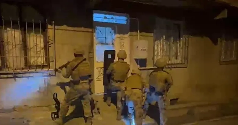 SON DAKİKA: İzmir’de taraftar görünümlü çete operasyonunda yeni gelişme! 51 şüpheli tutuklandı