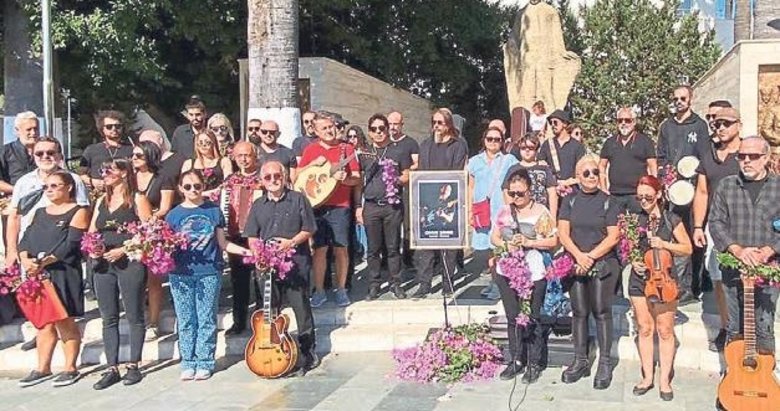 Bodrumlu müzisyenlerden Onur Şener protestosu