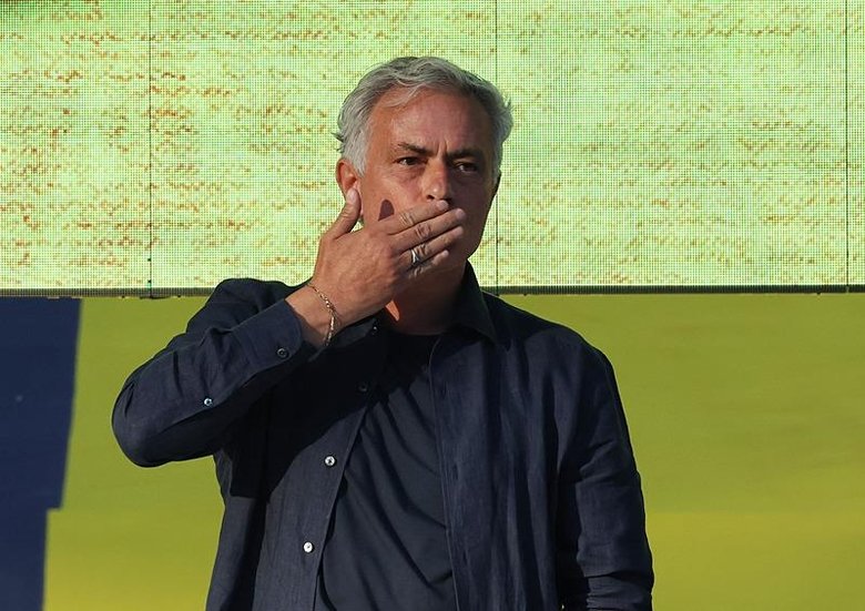 Fenerbahçe’de Jose Mourinho için imza töreni
