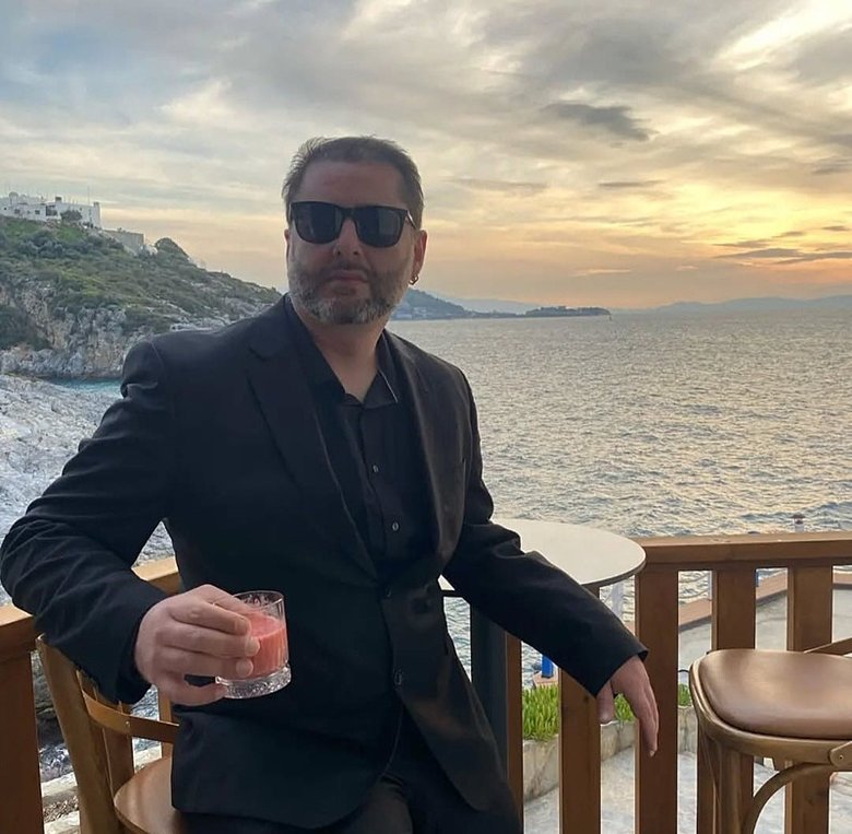 Halı saha maçında kalp krizi geçiren kurye hayatını kaybetti