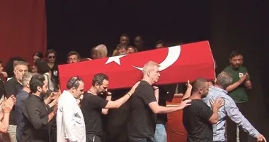 Usta sanatçıya alkışlı veda