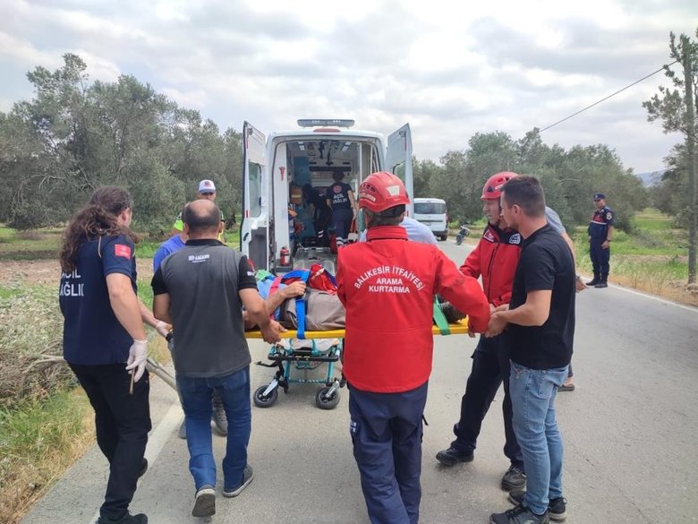 Kaza yapan araçtaki sıkışan sürücü kurtarıldı