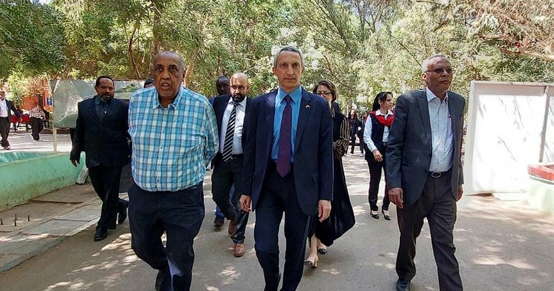 Hartum büyükelçimizin aracına silahlı saldırı