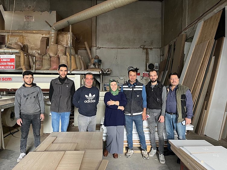 Muhasebeci olarak başladı marangoz ustası oldu: Sanayide çalışan tek kadın