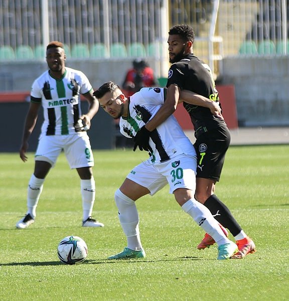 Manisa FK derbide güldü