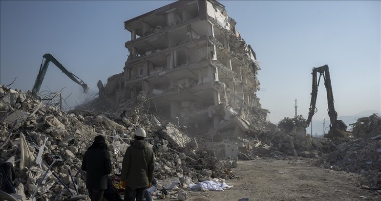 Depremde 137 kişiye mezar olan iki bina ruhsatsız ve kaçak çıktı