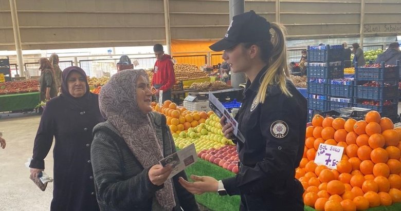 İzmir polisi pazar yerinde vatandaşları bilgilendirdi