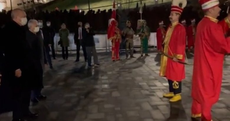 Başkan Erdoğan, Demokrasi ve Özgürlükler Adası’nda Mehter takımının çaldığı ’Vatan’ marşını dinledi