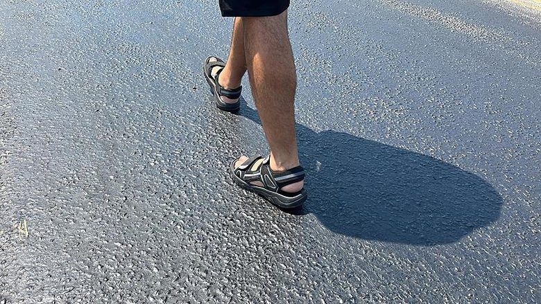 Ege kavruluyor! Bodrum’da sıcaklar asfalt eritti