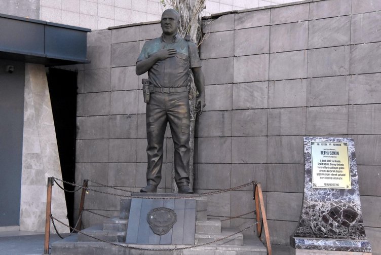 İzmir Adliyesi asansörlerinde Fethi Sekin sürprizi