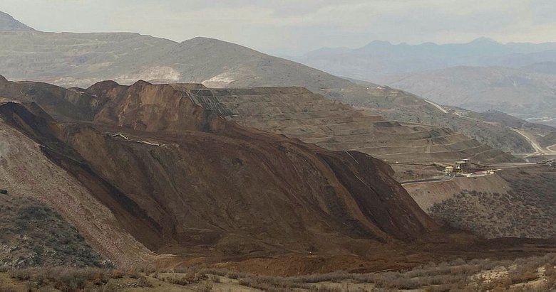 Erzincan’da toprak kayması! 9 işçi kayıp