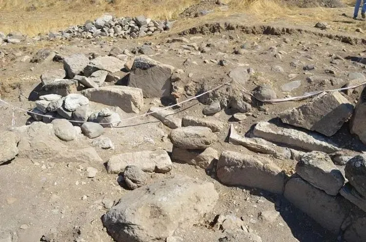 izmirin-altindaki-buyuk-sir-ortaya-cikti-gorenler-gozlerine-inanamadi-1790928747582.jpeg