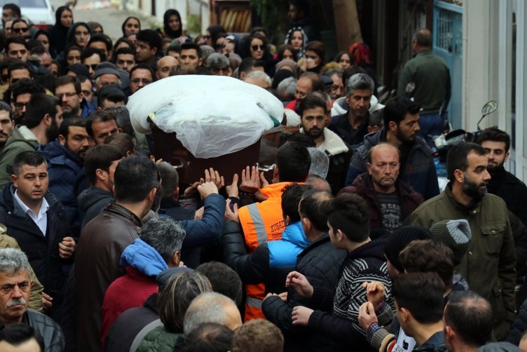 İzmir’de gelinlikle son yolculuğuna uğurlandı