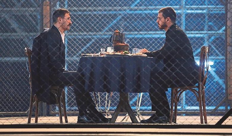 Nizam ve Mira açığa çıkmamak için savaşıyor