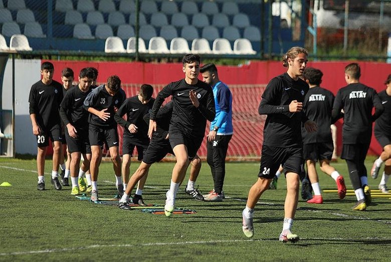 Şehit Fethi Sekin’in futbolcu oğlunun gönlünde Galatasaray var