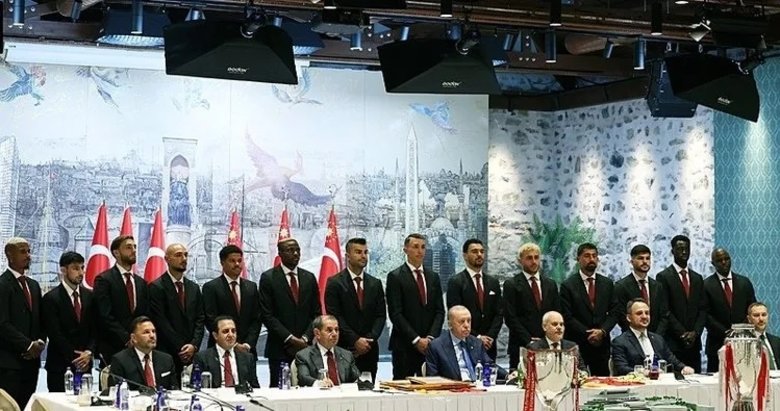 Başkan Erdoğan Galatasaray futbol takımını kabul etti