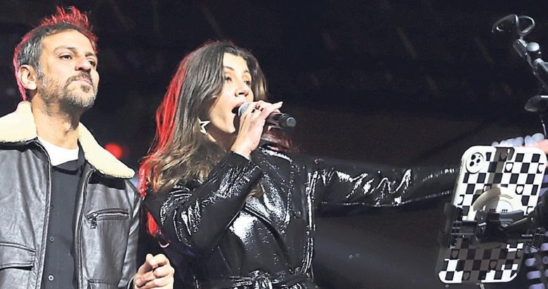 Enerjisiyle seyirciyi coşturdu