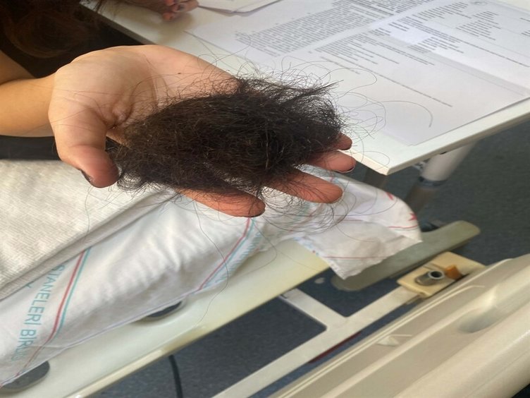 İzmir’de korkunç olay! Acildeki doktorun saçını koparıp darbettiler: O anların görüntüsü ortaya çıktı