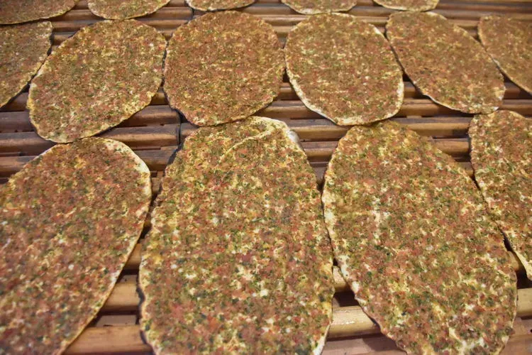 sofralardaki-tehlike-ortaya-cikti-sucuk-kiyma-lahmacun-ve-tantunide-at-esek-eti-alarmi-1787317981926.png