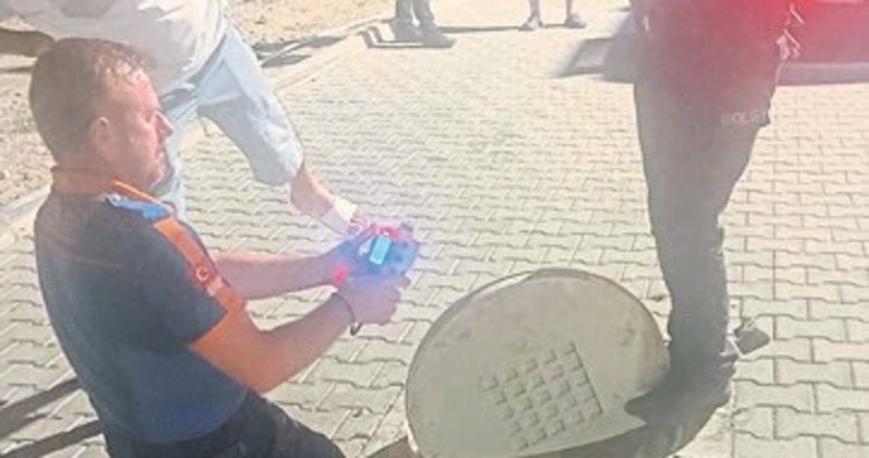 Temizlik için girdikleri su hattında zehirlendiler