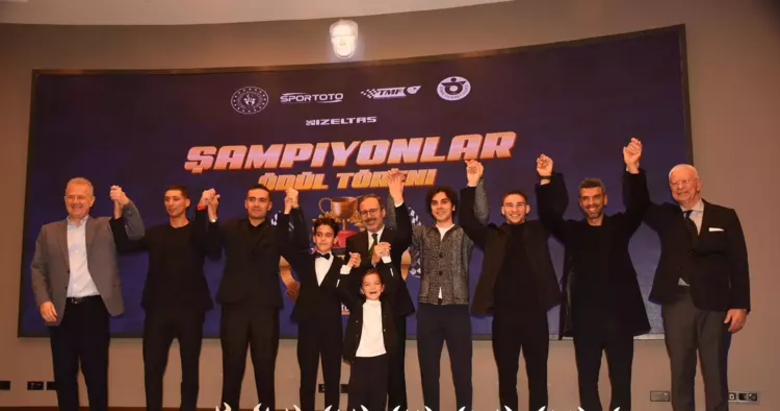 İzmir’de ödül rüzgarı