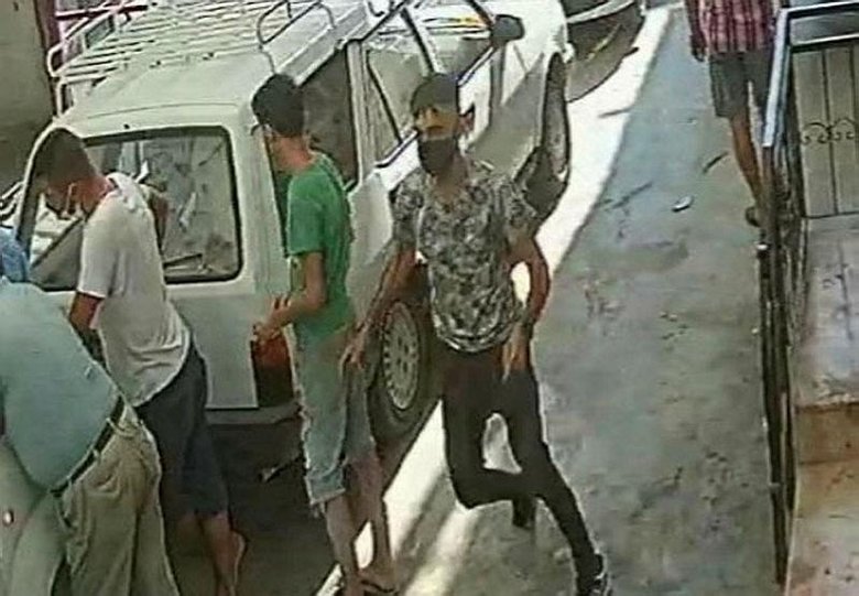 İzmir’de film gibi olay! Çaldı, kaçtı, kovalamacada kaza yaptı, kutudaki parmak izi olayı aydınlattı