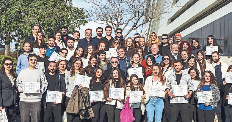 Folkart Academy ikinci dönem mezunlarını verdi