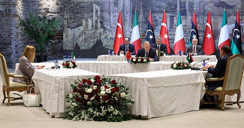 İstanbul’da üçlü zirve