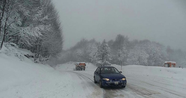 Kütahya’da kar yağışı ulaşımı etkiliyor