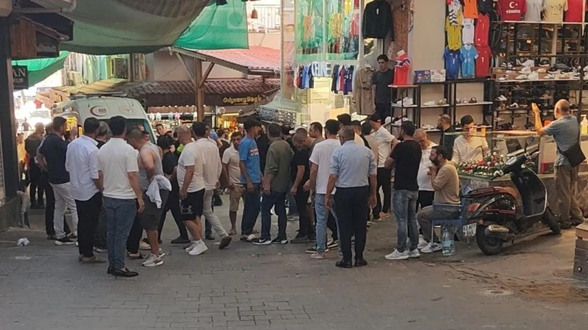 Ege'nin gözde merkezinde dehşet anları! Kuşadası'nda müşteri kapma kavgası kanlı bitti