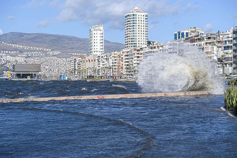 izmir-icin-korkutan-uyari-yagislar-devam-ettikce-buyuk-felaketlerle-karsilasma-durumumuz-olacak-1769412609081.jpeg