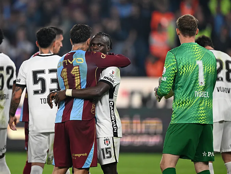 trabzonda-firtina-koptu-besiktasi-deviren-trabzonspor-zirve-yuruyusunu-surdurdu-1792436766427.png