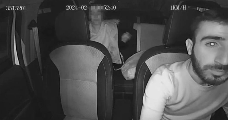İzmir’de yine taksi dehşeti:  Genç taksi şoförüne saldırı anı kamerada