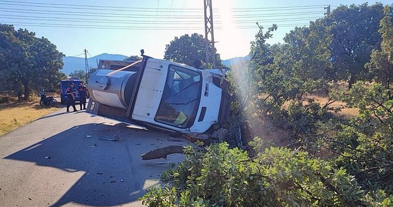 Uşak’ta korkunç kaza! Motosiklet ile kamyonet çarpıştı: 1 ölü 1 yaralı