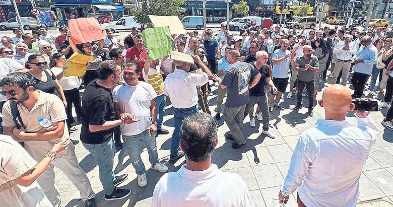 Karşıyaka Belediye işçileri sendikayı protesto etti