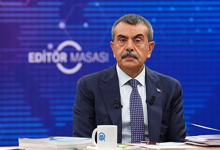 zorunlu-egitim-kisalacak-mi-bakan-tekin-acikladi-subat-ayinda-okul-tedbirlerine-farkli-cozum-geliyor-1791450062184.jpeg