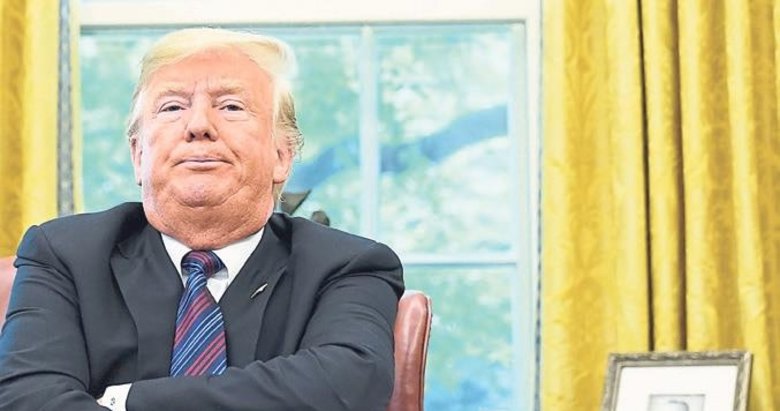 Resmi belgeleri tuvalete atıyordu!