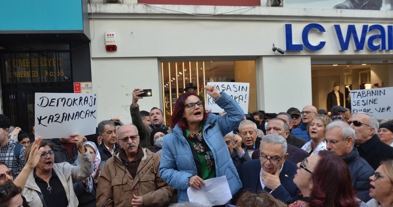 İzmir’de CHP’liler, ithal aday protestosu yaptı