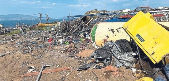 Aliağa’da çevre krizi... 15 bin ton tehlikeli atık etrafa saçılmış
